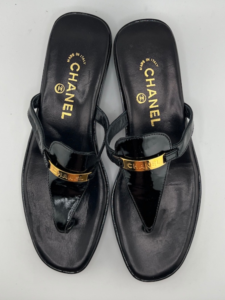 Chanel Logo Vintage Patent Thong Sandal